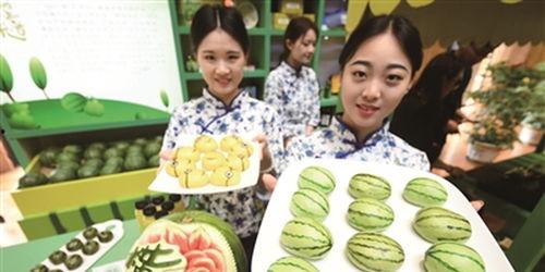 吃瓜爆料短剧吃瓜爆料大赛每日聚集地 吃瓜群众在七零,吃瓜群众集结，揭秘吃瓜爆料大赛每日热点